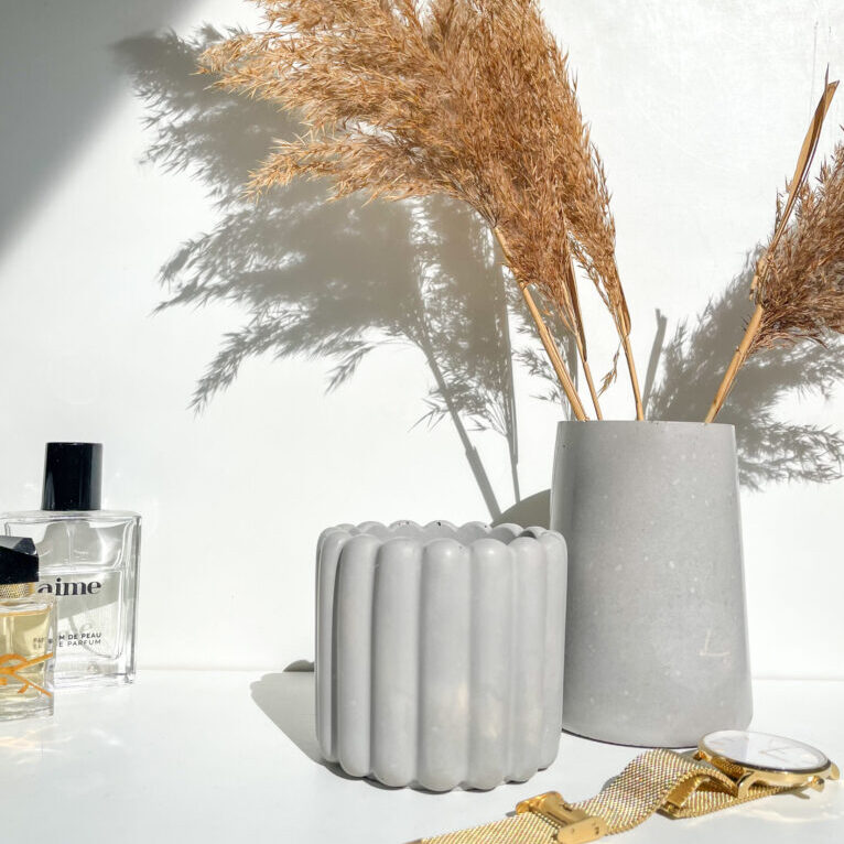 ROMANE - Pot en béton