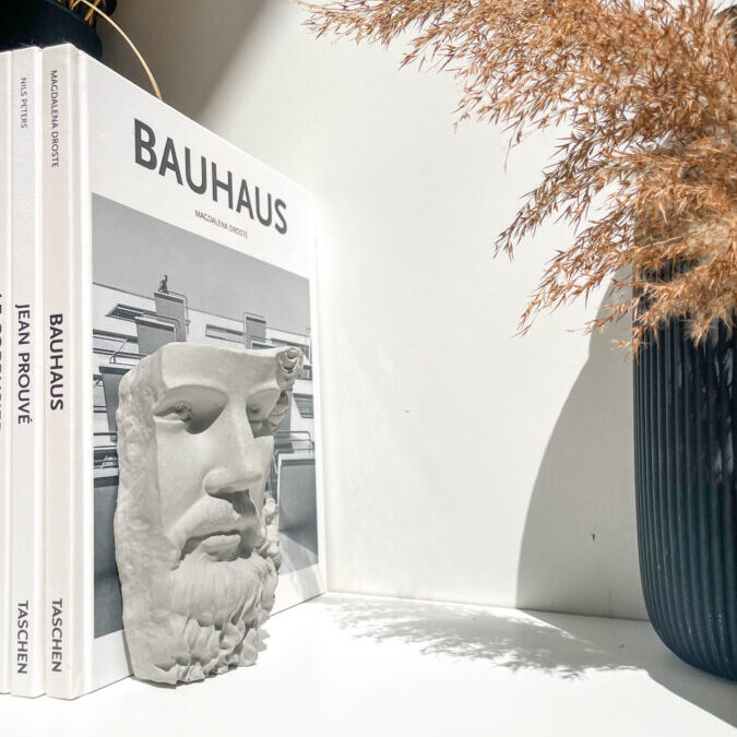 HERMÈS - Visage dieu grec en béton – Image 2