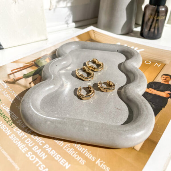 SYBILLE - Plateau wavy en béton – Image 3